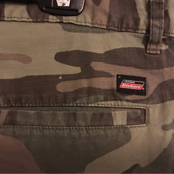 Dickies Camo Shorts Mens 36  Green Relaxed Fit Outdoors Hiking Camping Stretch - Picture 2 of 5